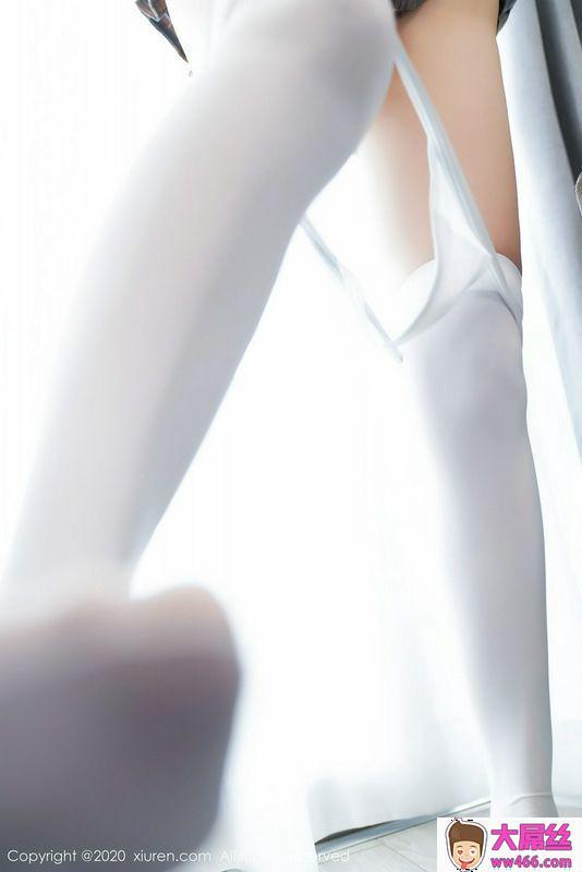 XIUREN秀人网Vol.2715周大萌针织毛衣与JK短裙系列可人乖巧与性感气息兼具