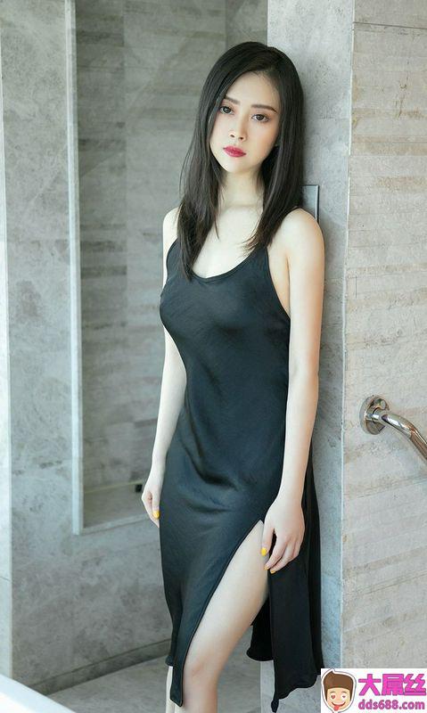 惠惠子男友衬衫黑色礼服