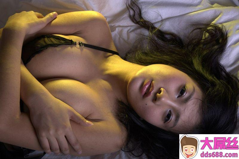 华模特辑武汉人妻国模甜甜人体艺术私拍下部